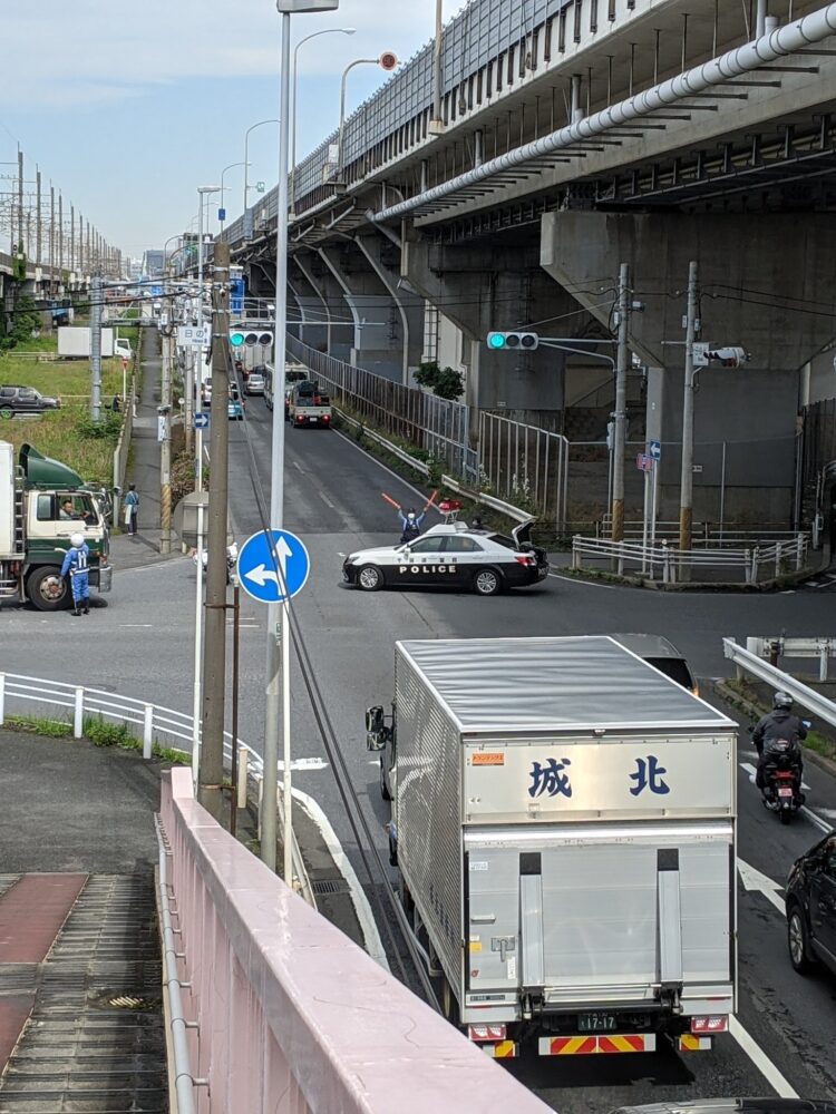 千葉県船橋市栄町 国道357号で事故「ダンプが自転車をひきずっていた 